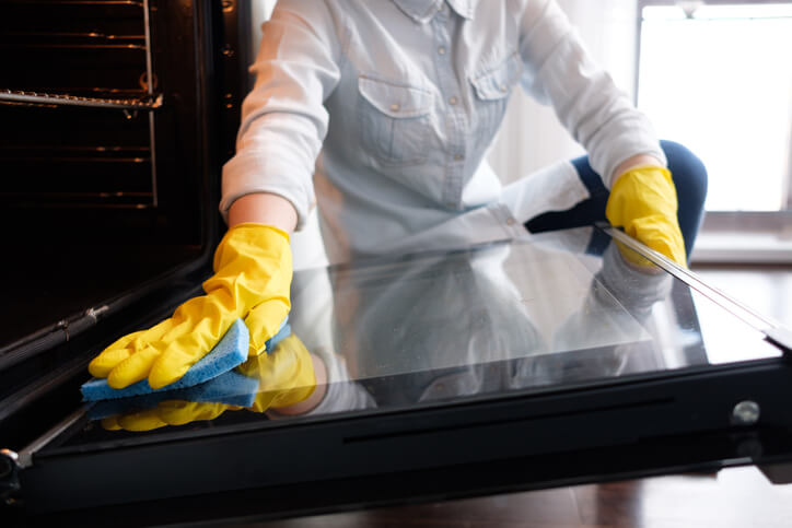 Cleaning an oven interior