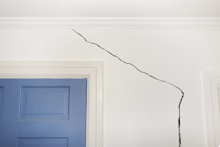 A drywall crack in a home