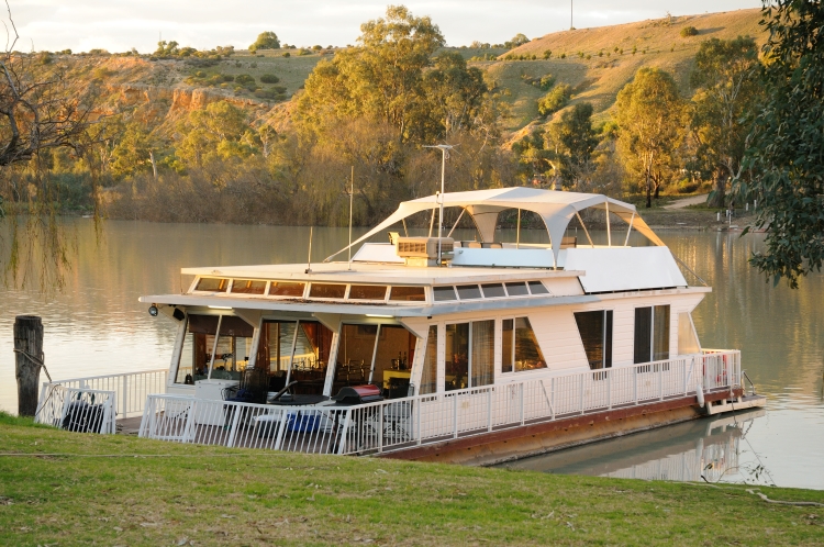 houseboat on lake
