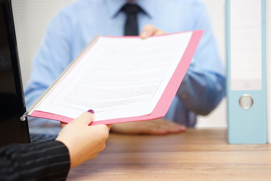 penalizing employees who are always late to work