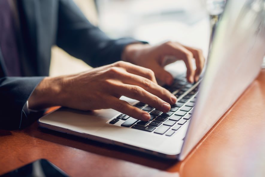 how to make an employee manual