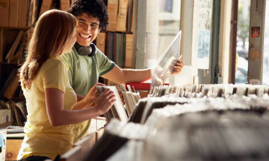 4 Ways to Drive Foot Traffic Into Your Store