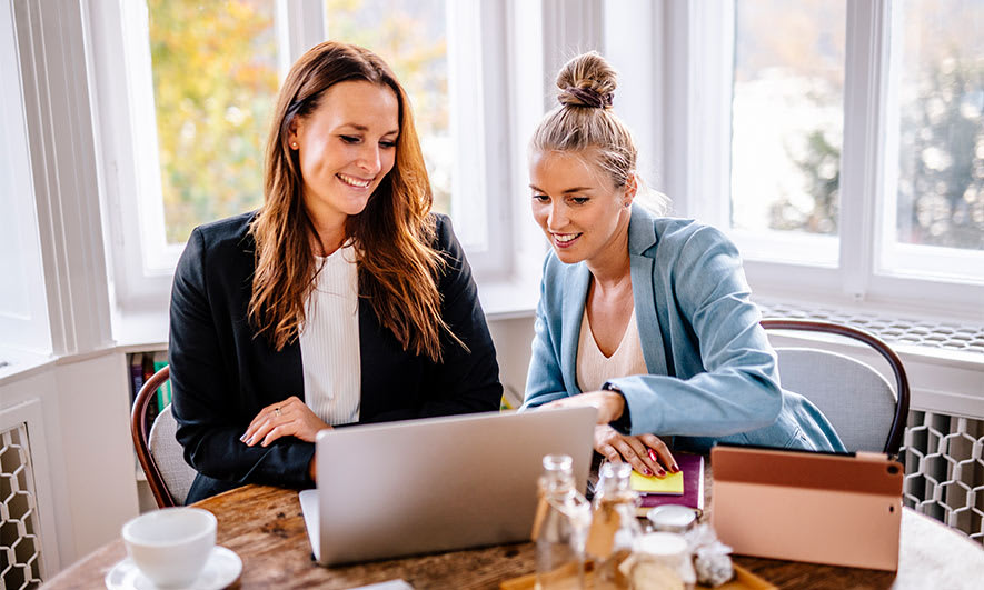 small business owners feeling secure by having event planner insurance
