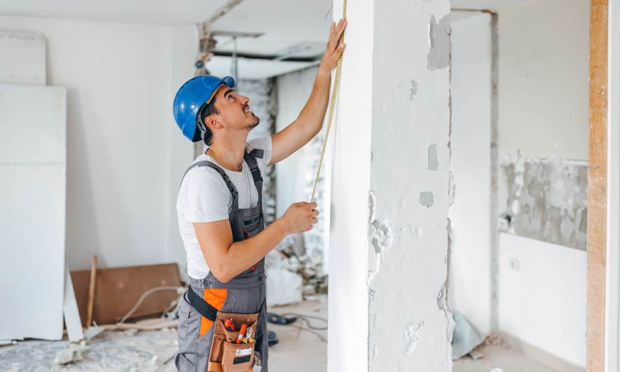 small business owner happy knowing the difference between builders risk vs general liability