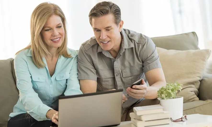 couple getting Car Insurance Quotes for Senior Citizens