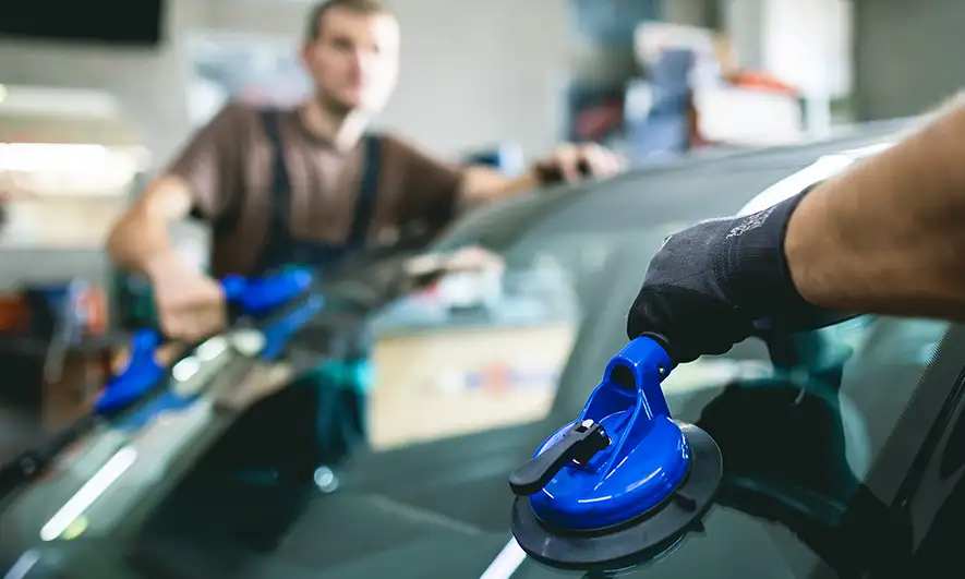 driver protected by broken windshield insurance