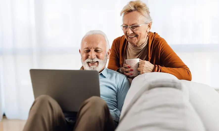 couple researching renters insurance definition online