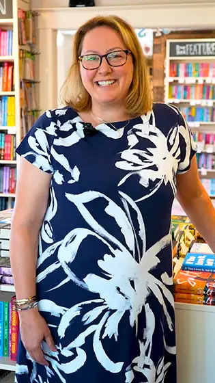 small business owner giving testimonial on having ecommerce business insurance from The Hartford