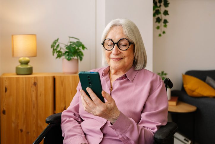 woman using her cellphone
